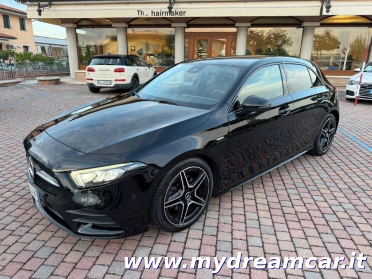 Mercedes-Benz Classe A Sedan 180 d Automatic 4p. Premium (3)