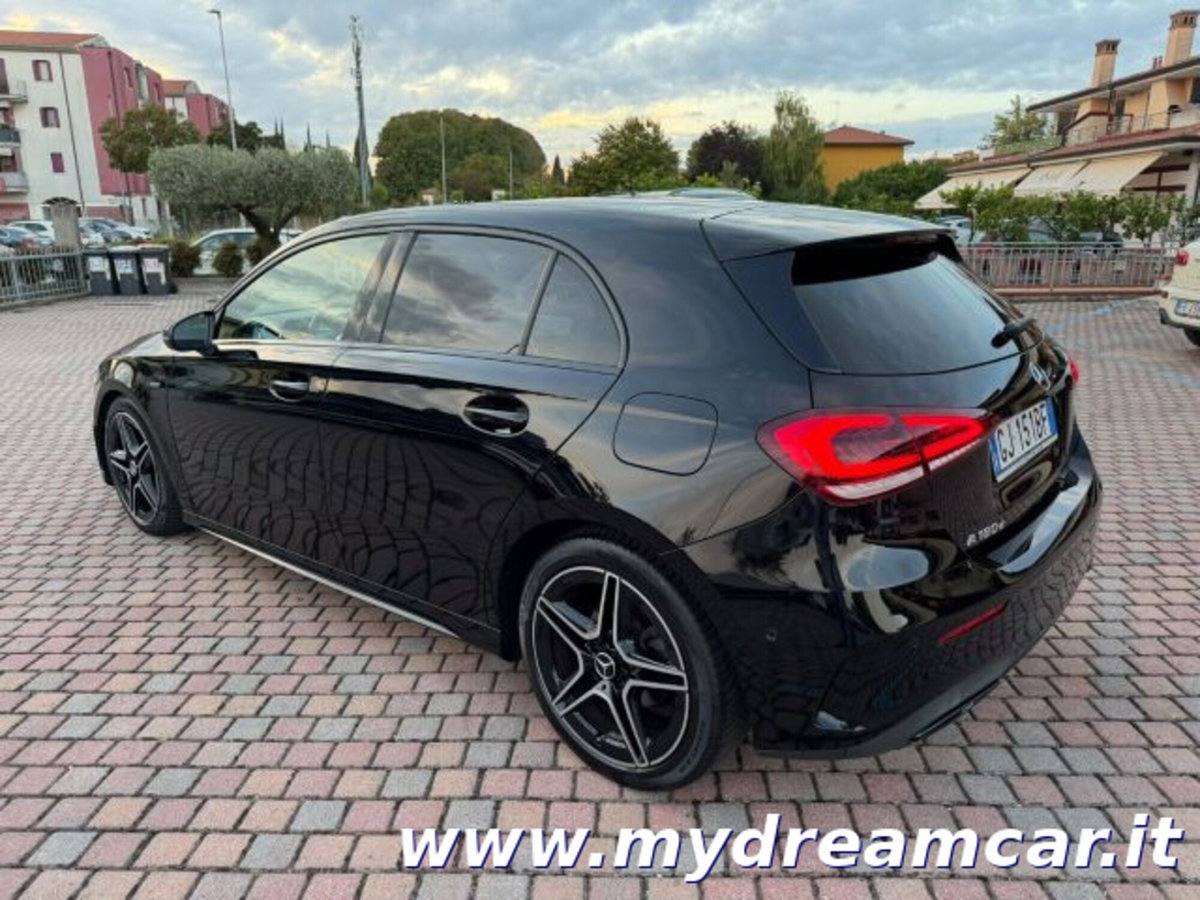 Mercedes-Benz Classe A Sedan 180 d Automatic 4p. Premium (6)