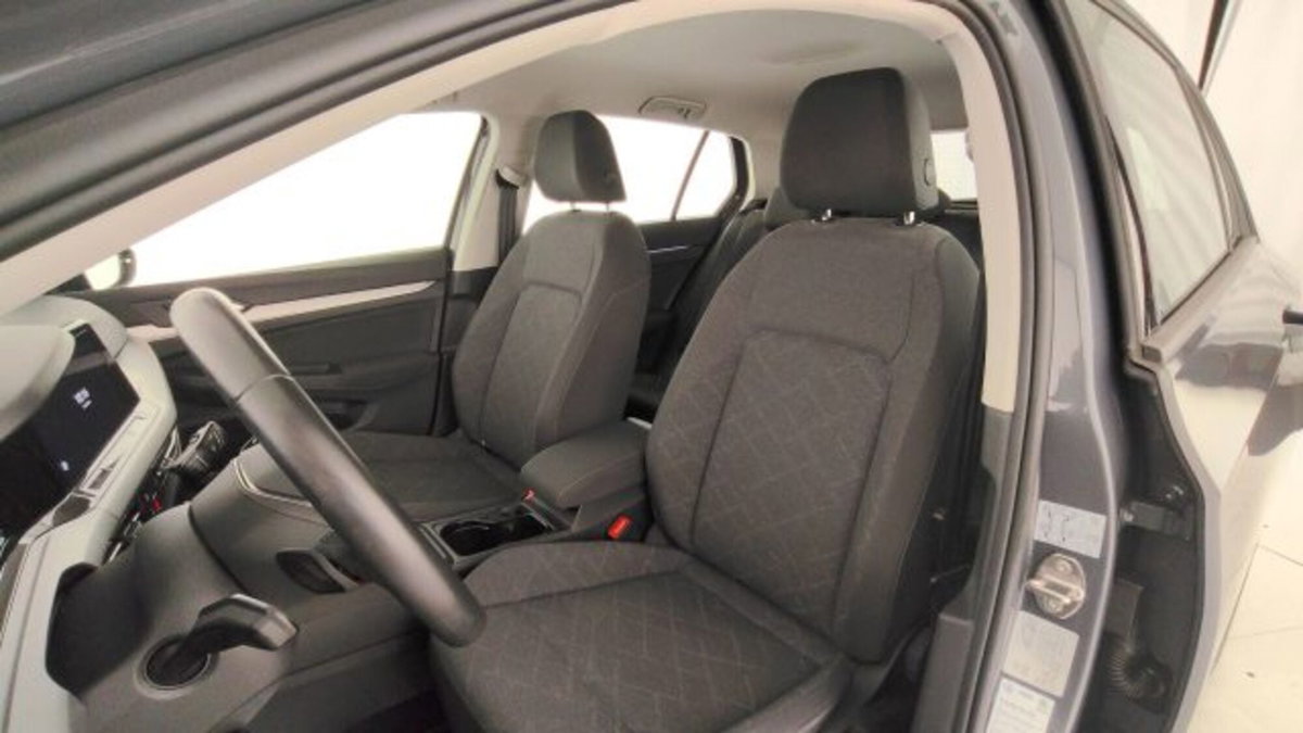 Volkswagen Golf Variant 1.0 eTSI EVO DSG Life (13)