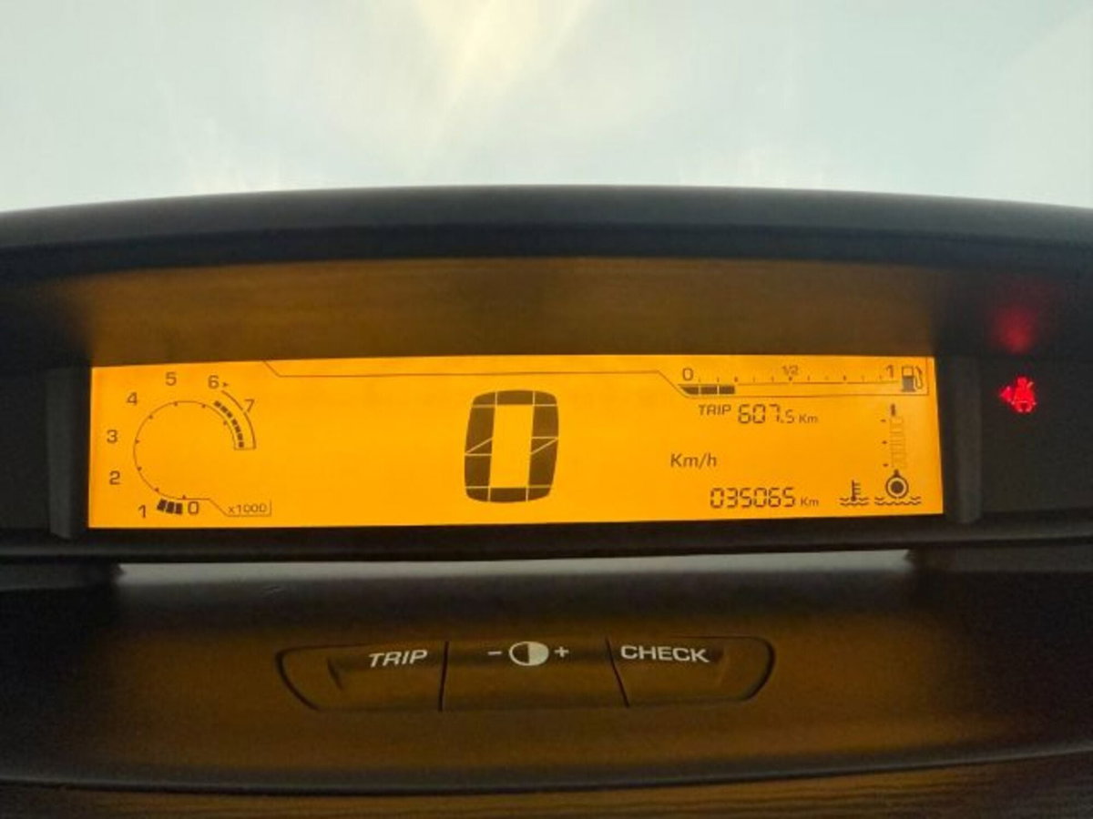 Citroen C4 1.6 16V VTi 120CV VTR (14)