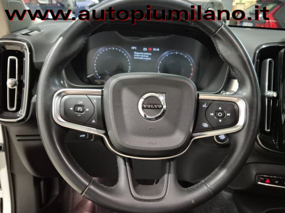 Volvo XC40 T3 Geartronic Momentum Pro (11)