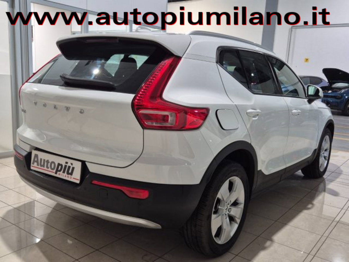Volvo XC40 T3 Geartronic Momentum Pro (2)