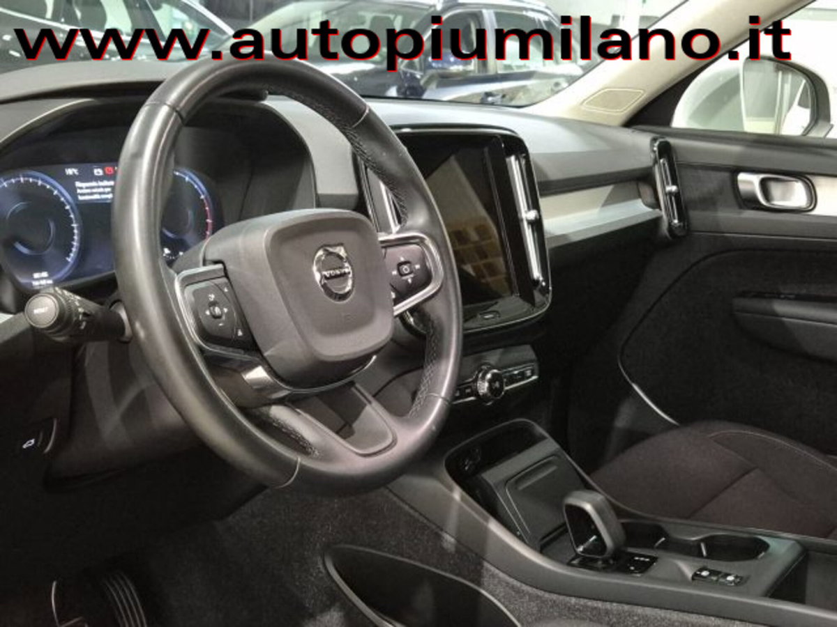 Volvo XC40 T3 Geartronic Momentum Pro (6)