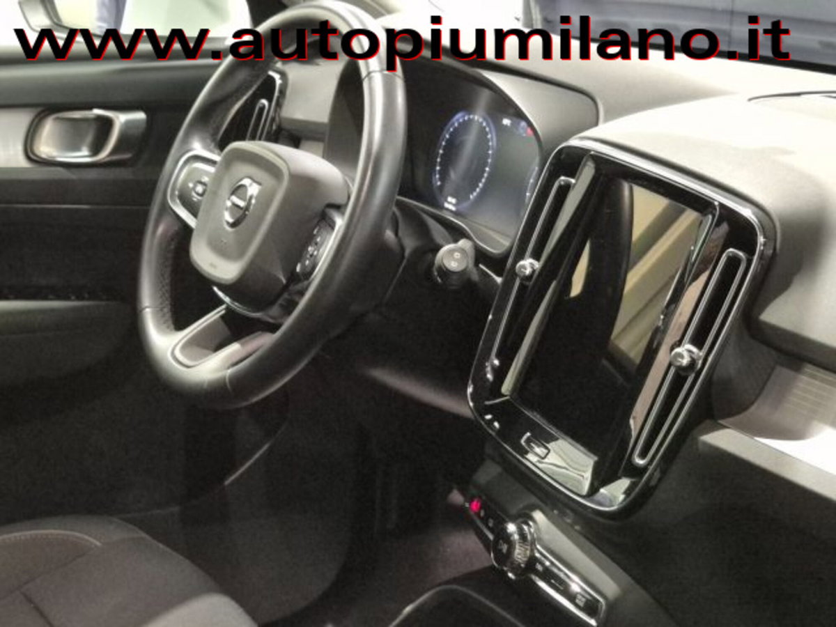 Volvo XC40 T3 Geartronic Momentum Pro (7)