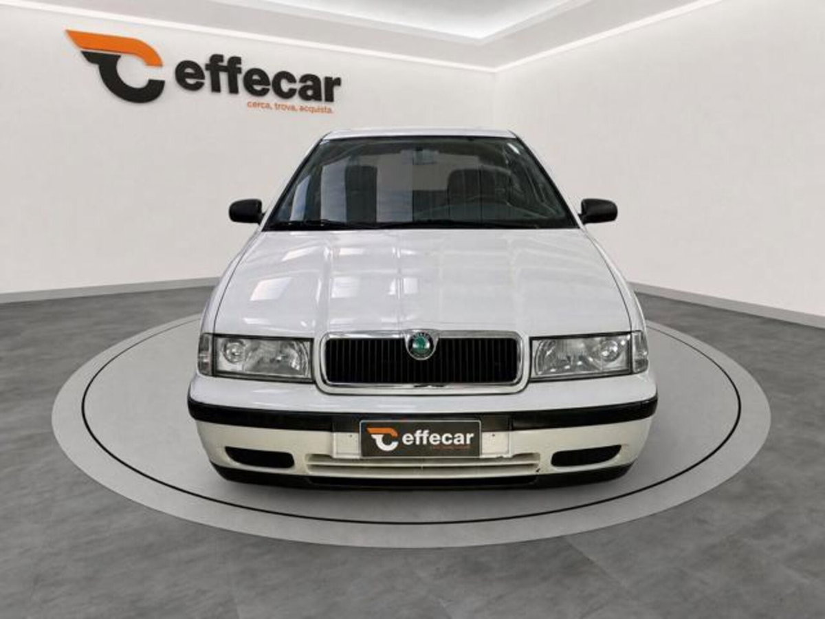 Skoda Octavia 1.6/75 CV cat GLX (2)
