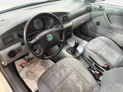Skoda Octavia 1.6/75 CV cat GLX (7)