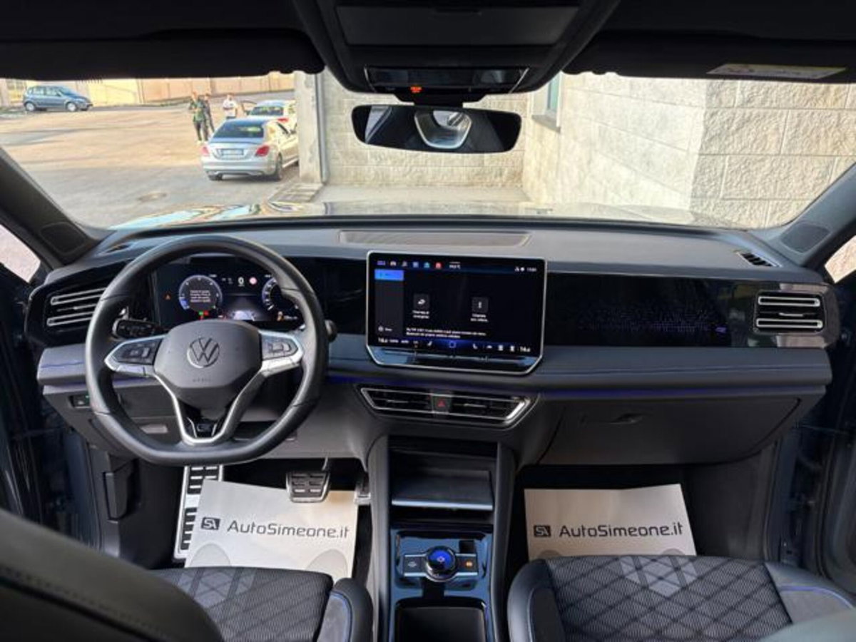 Volkswagen Tiguan 2.0 tdi R-Line 150cv dsg (12)