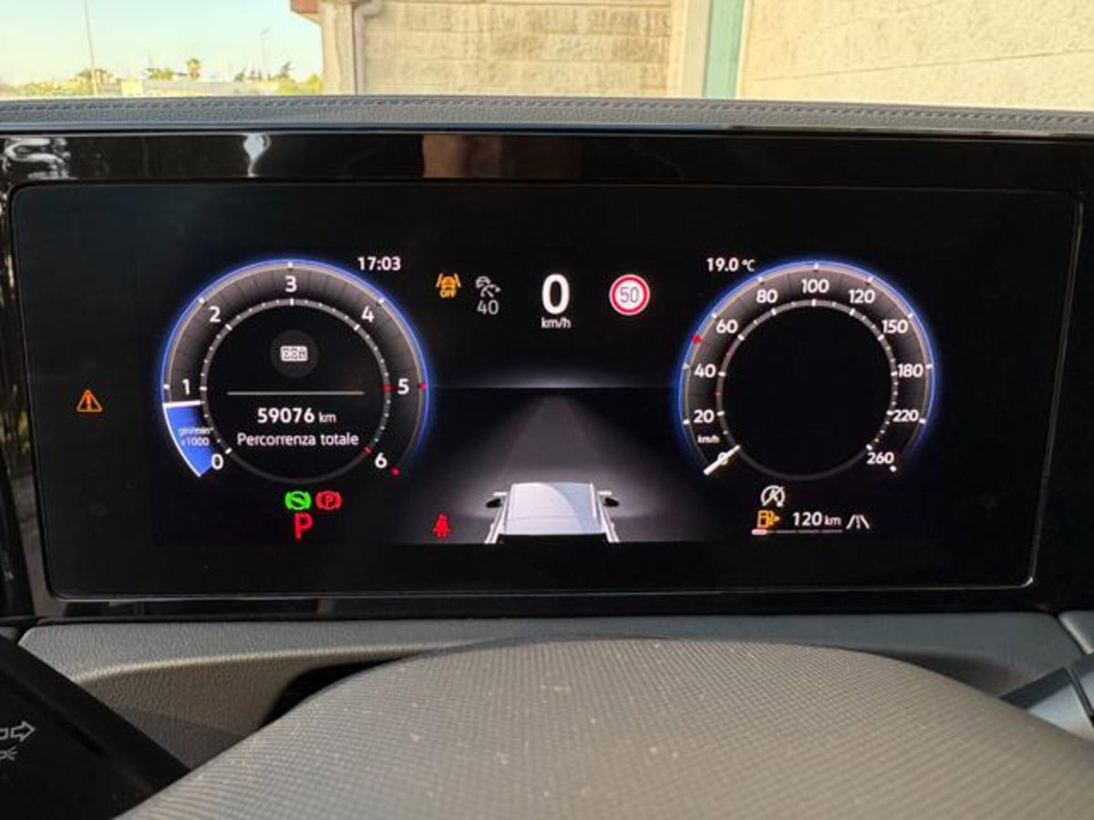 Volkswagen Tiguan 2.0 tdi R-Line 150cv dsg (17)