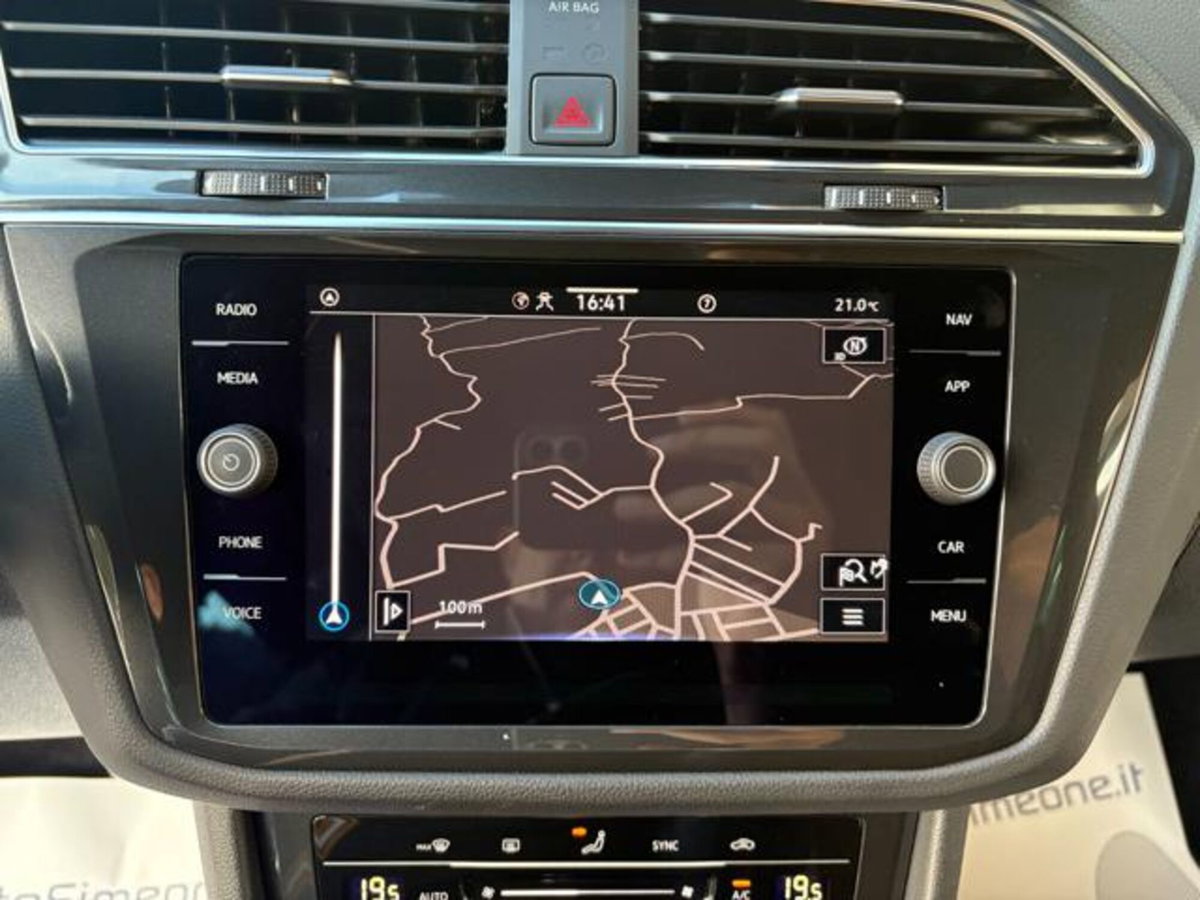 Volkswagen Tiguan 2.0 TDI 150 CV SCR DSG 4MOTION R-Line (15)