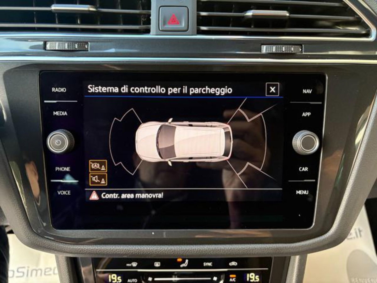 Volkswagen Tiguan 2.0 TDI 150 CV SCR DSG 4MOTION R-Line (18)