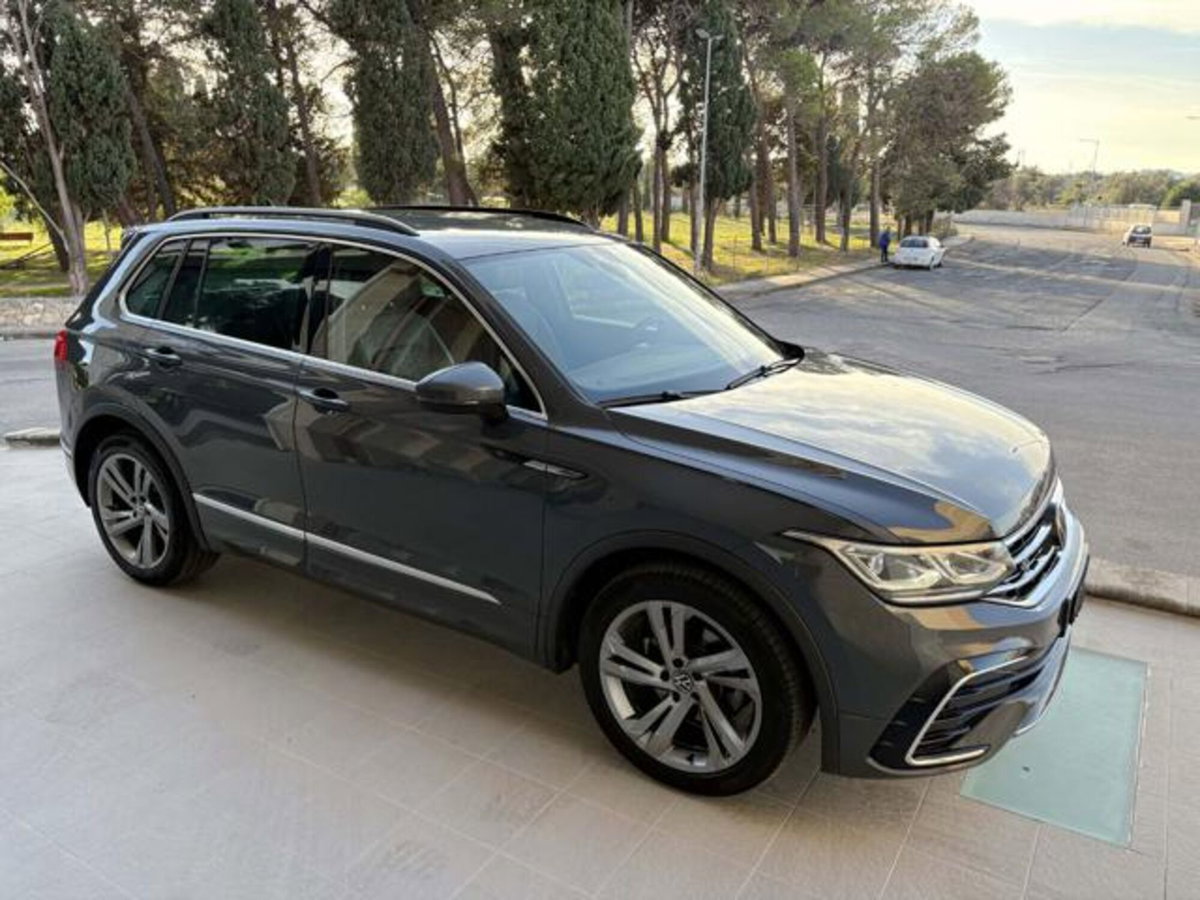 Volkswagen Tiguan 2.0 TDI 150 CV SCR DSG 4MOTION R-Line (3)