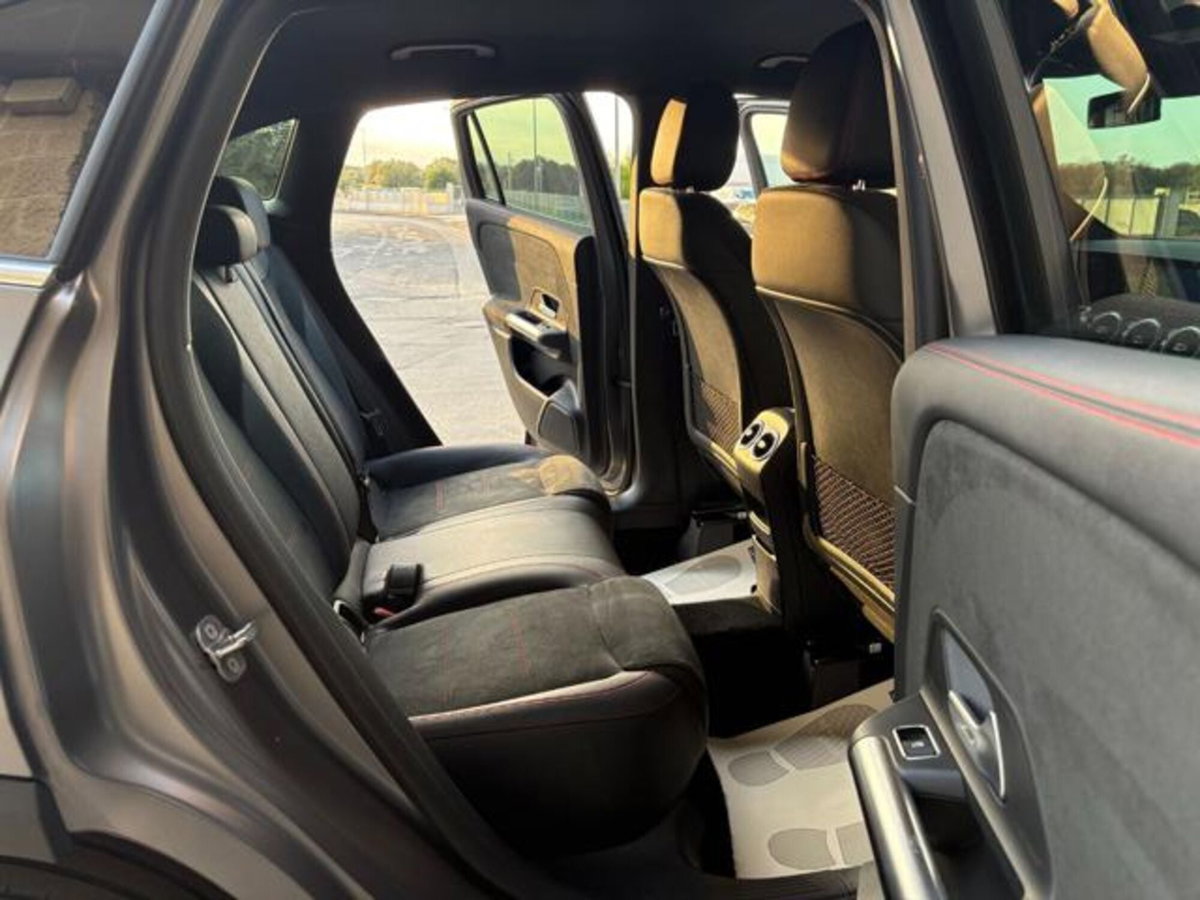 Mercedes-Benz GLA SUV 200 d Automatic 4Matic Premium (10)