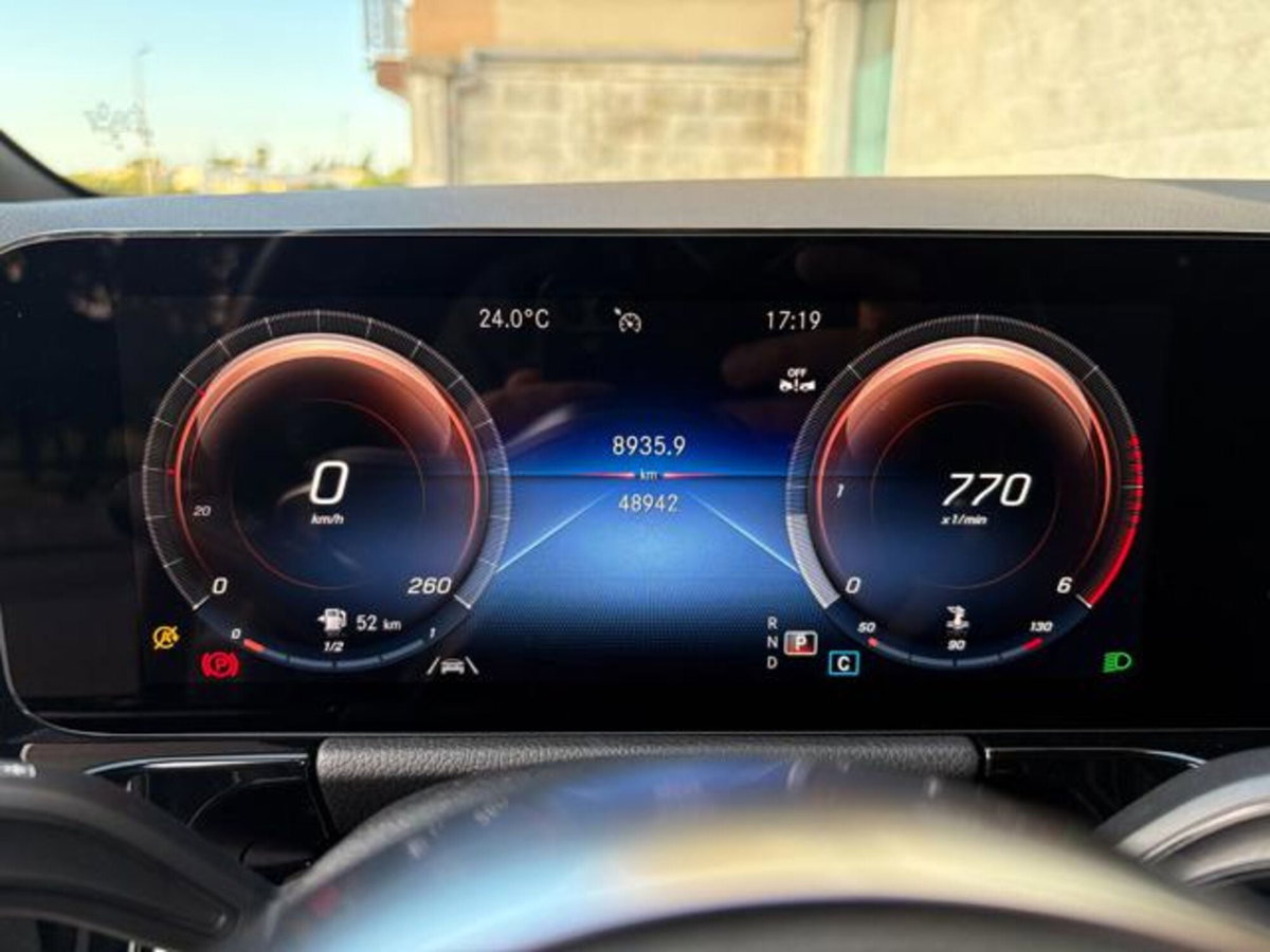 Mercedes-Benz GLA SUV 200 d Automatic 4Matic Premium (14)