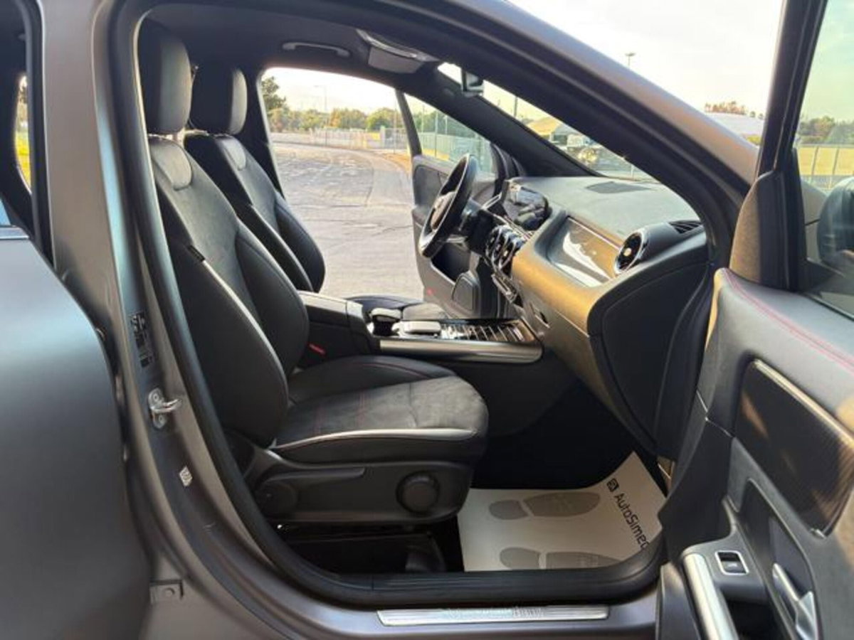 Mercedes-Benz GLA SUV 200 d Automatic 4Matic Premium (8)