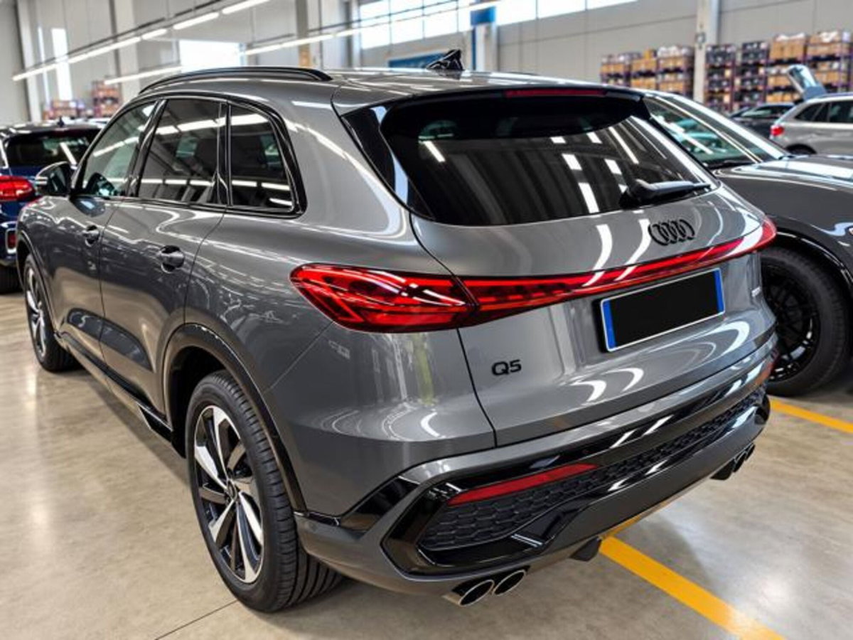 Audi Q5 40 2.0 tdi mhev 12V S line quattro s-tronic (3)