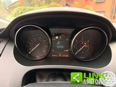 Jaguar E-Pace 2.0D 150 CV R-Dynamic (13)