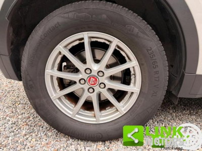 Jaguar E-Pace 2.0D 150 CV R-Dynamic (19)