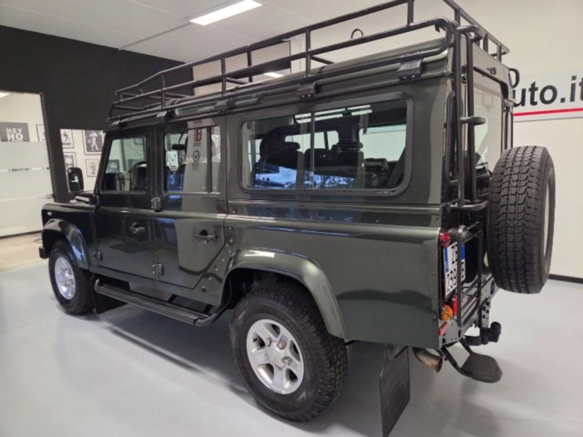 Land Rover Defender 110 2.4 TD4 Station Wagon E (6)
