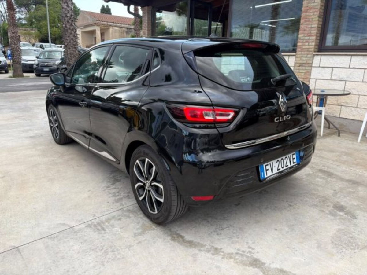 Renault Clio dCi 8V 90 CV 5 porte Moschino Intens (6)