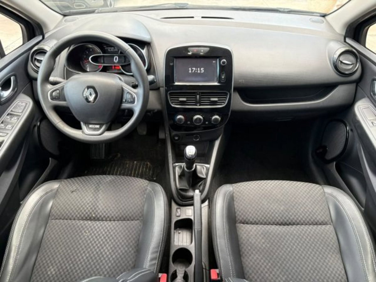 Renault Clio dCi 8V 90 CV 5 porte Moschino Intens (7)
