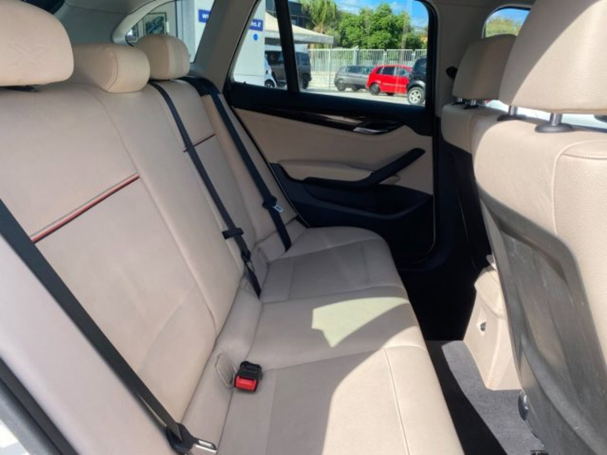 BMW X1 sDrive20d X Line (12)