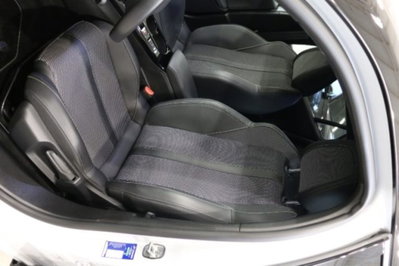 Peugeot 2008 PureTech 130 S&S GT (10)