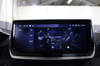 Peugeot 2008 PureTech 130 S&S GT (14)