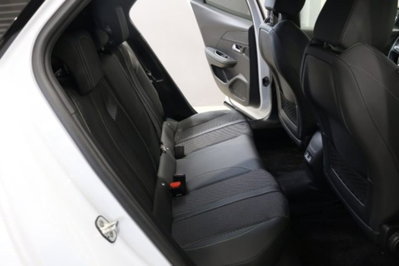 Peugeot 2008 PureTech 130 S&S GT (18)
