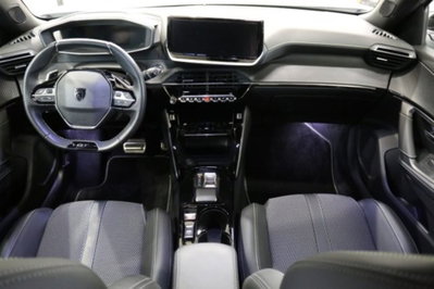 Peugeot 2008 PureTech 130 S&S GT (9)
