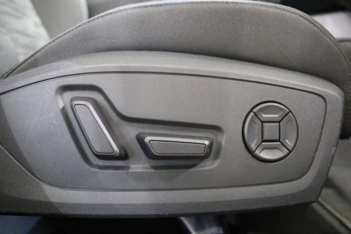 Audi A6 Avant 40 2.0 TDI quattro ultra S tronic Business (12)