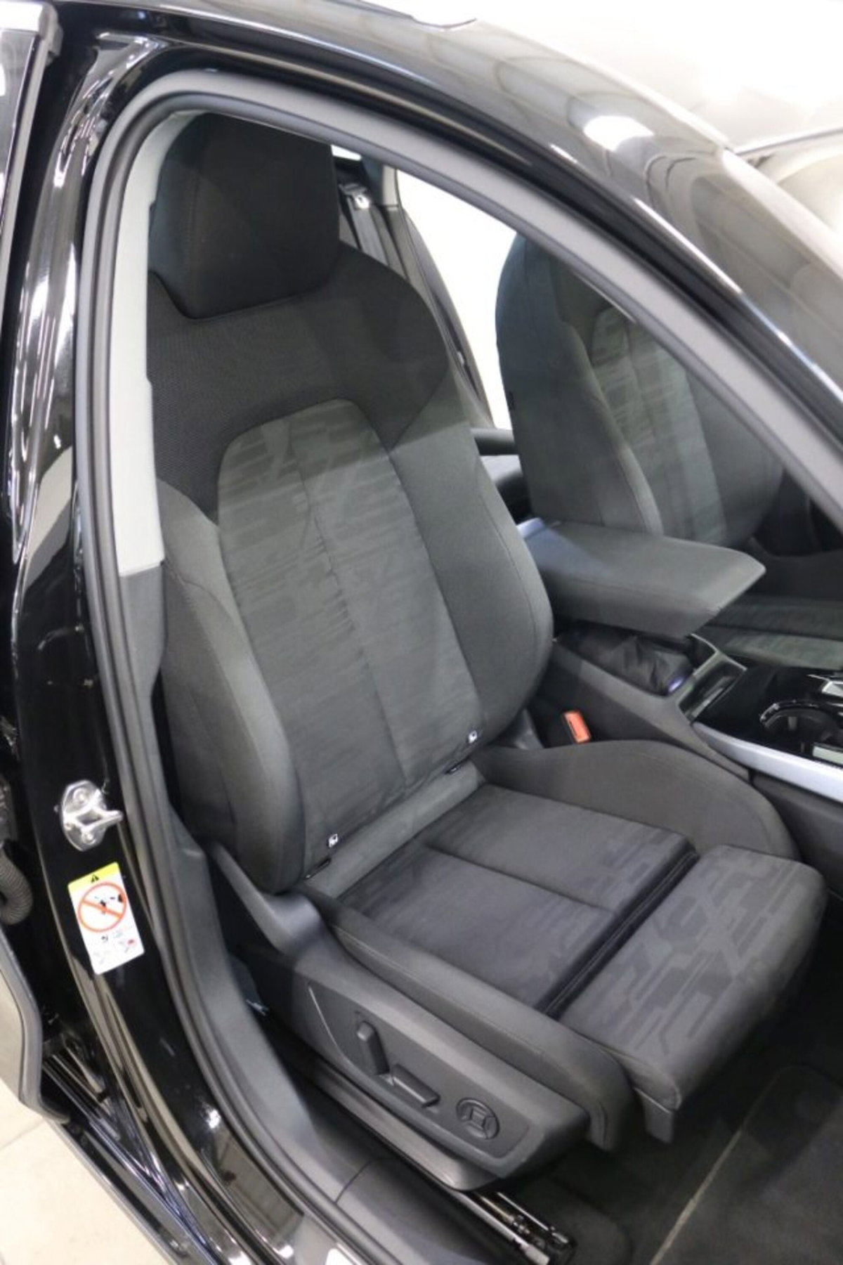 Audi A6 Avant 40 2.0 TDI quattro ultra S tronic Business (8)