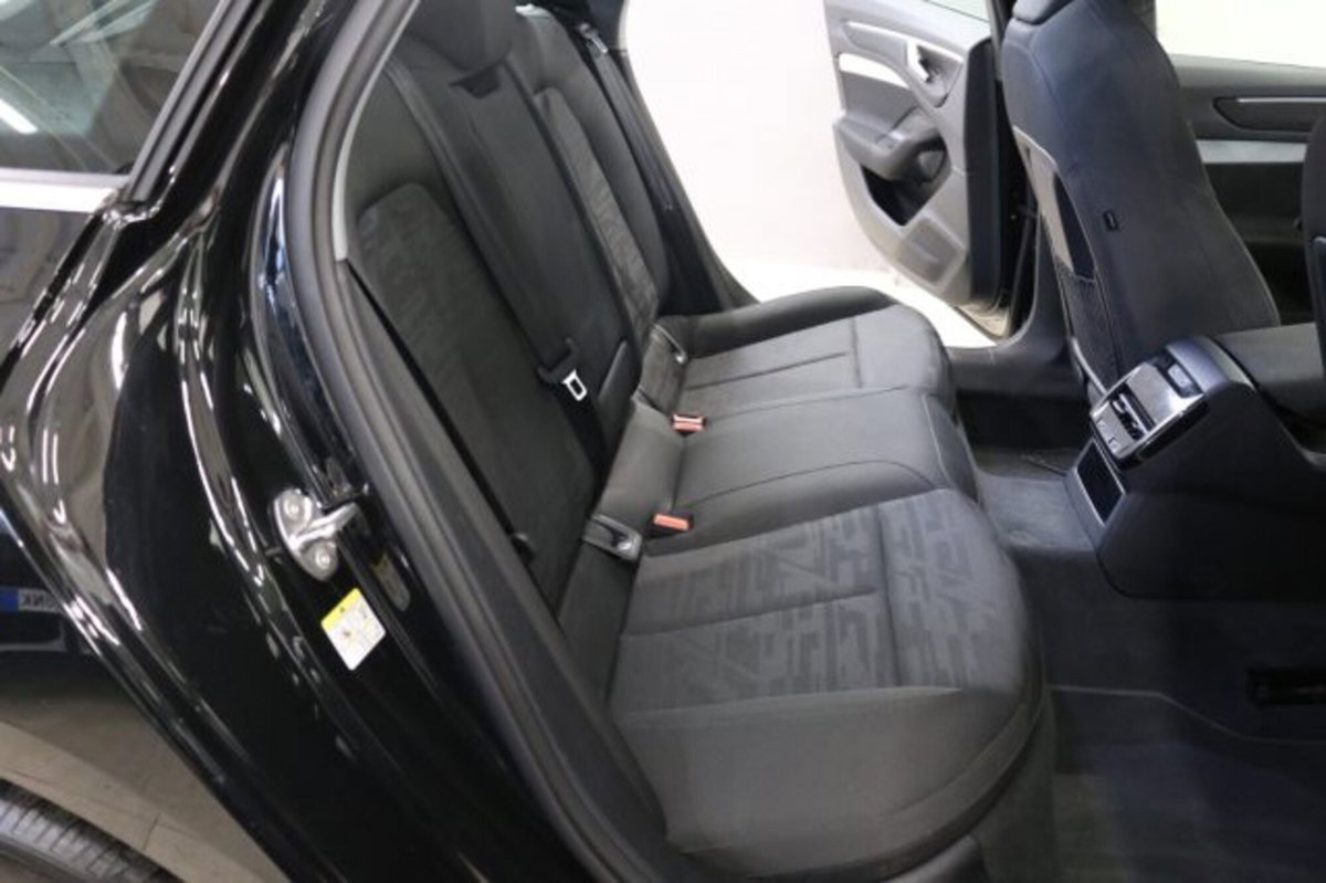 Audi A6 Avant 40 2.0 TDI quattro ultra S tronic Business (9)