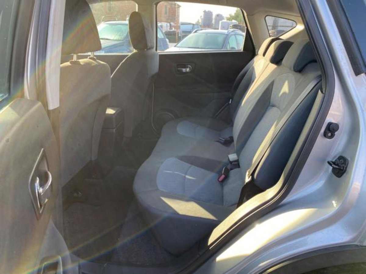 Nissan Qashqai 1.5 dCi DPF Acenta (6)