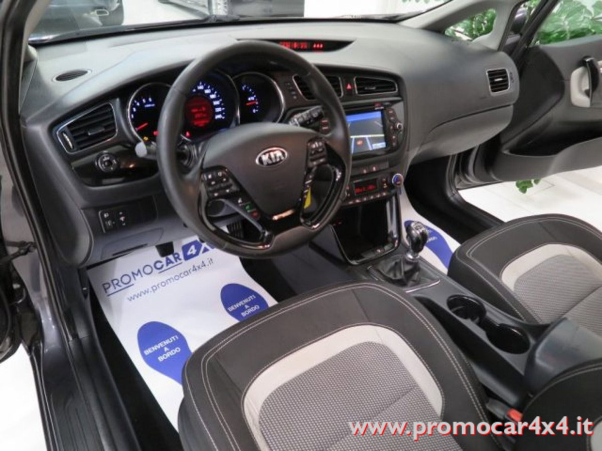 Kia cee'd 1.6 CRDi 110 CV 5 porte high tech (12)