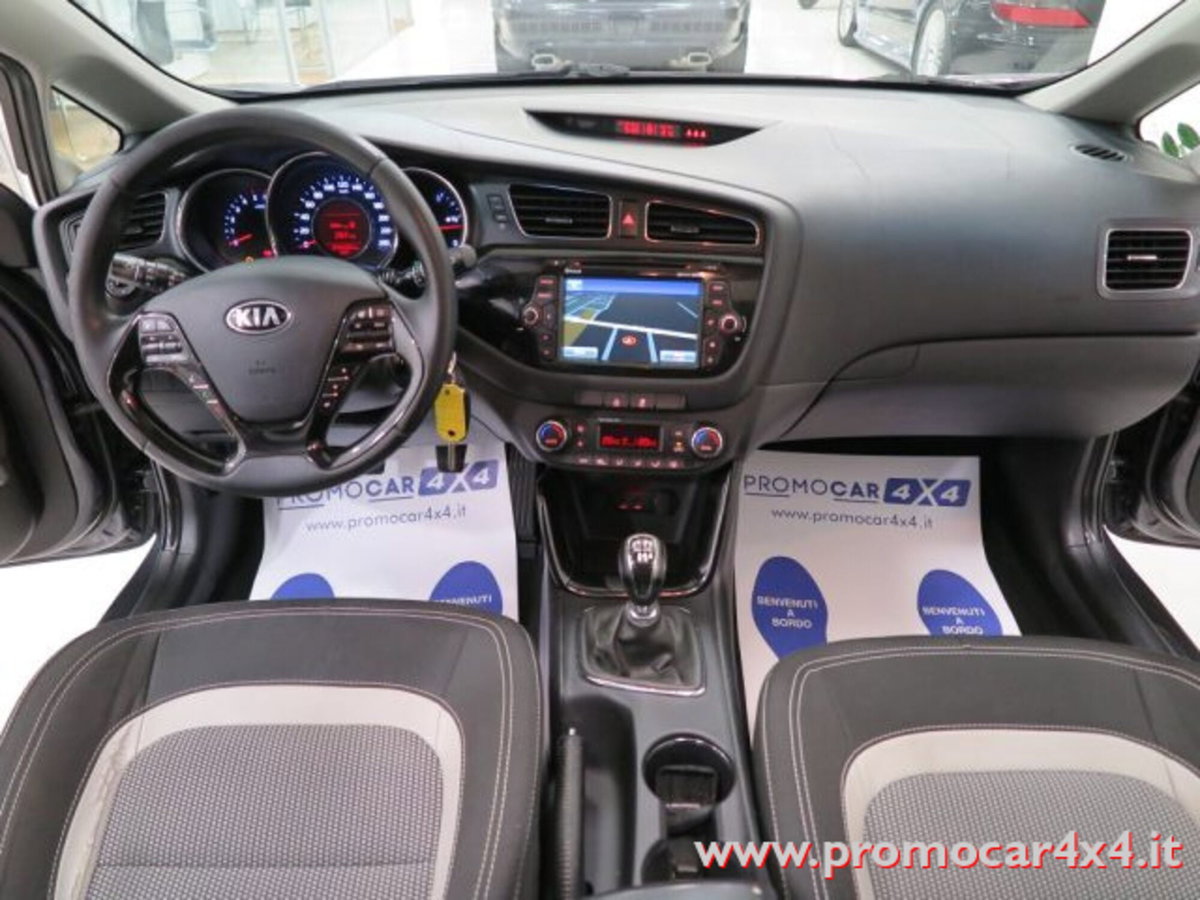 Kia cee'd 1.6 CRDi 110 CV 5 porte high tech (13)