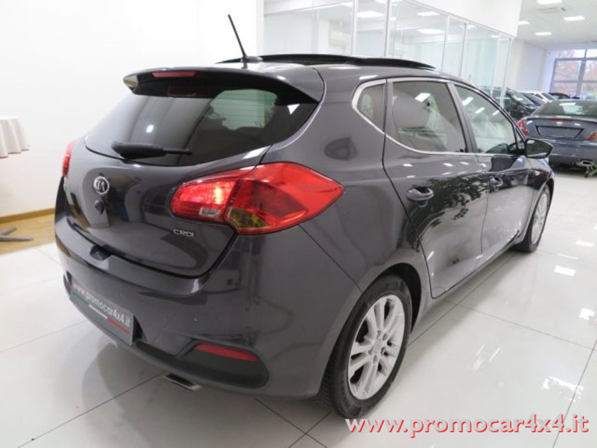 Kia cee'd 1.6 CRDi 110 CV 5 porte high tech (4)