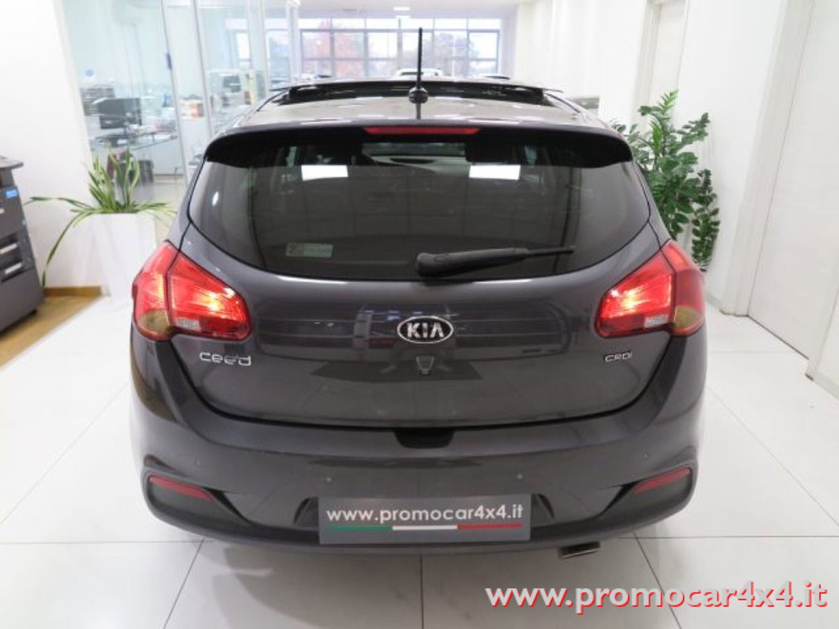 Kia cee'd 1.6 CRDi 110 CV 5 porte high tech (5)