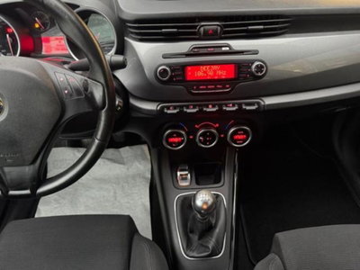 Alfa Romeo Giulietta 1.6 JTDm-2 Distinctive (11)