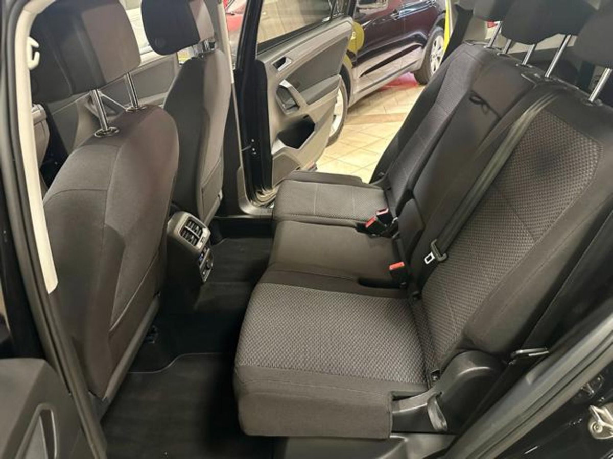 Volkswagen Tiguan Allspace 2.0 tdi R-Line 150cv dsg (14)