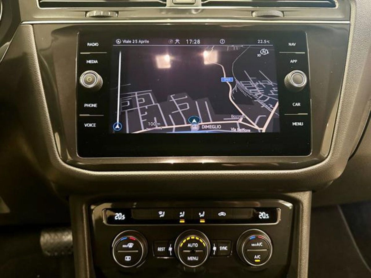 Volkswagen Tiguan Allspace 2.0 tdi R-Line 150cv dsg (16)