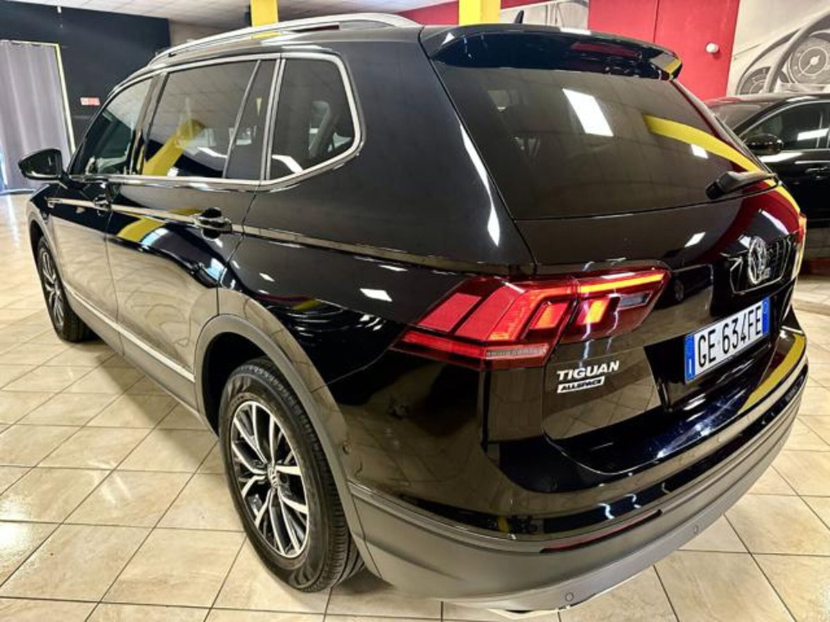 Volkswagen Tiguan Allspace 2.0 tdi R-Line 150cv dsg (4)