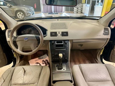 Volvo XC90 2.4 D5 185 CV AWD Executive (8)