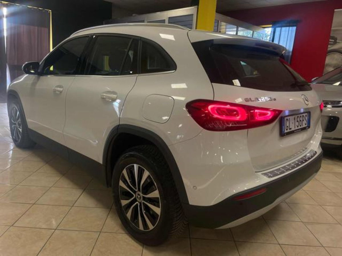 Mercedes-Benz GLA SUV 250 Premium (5)
