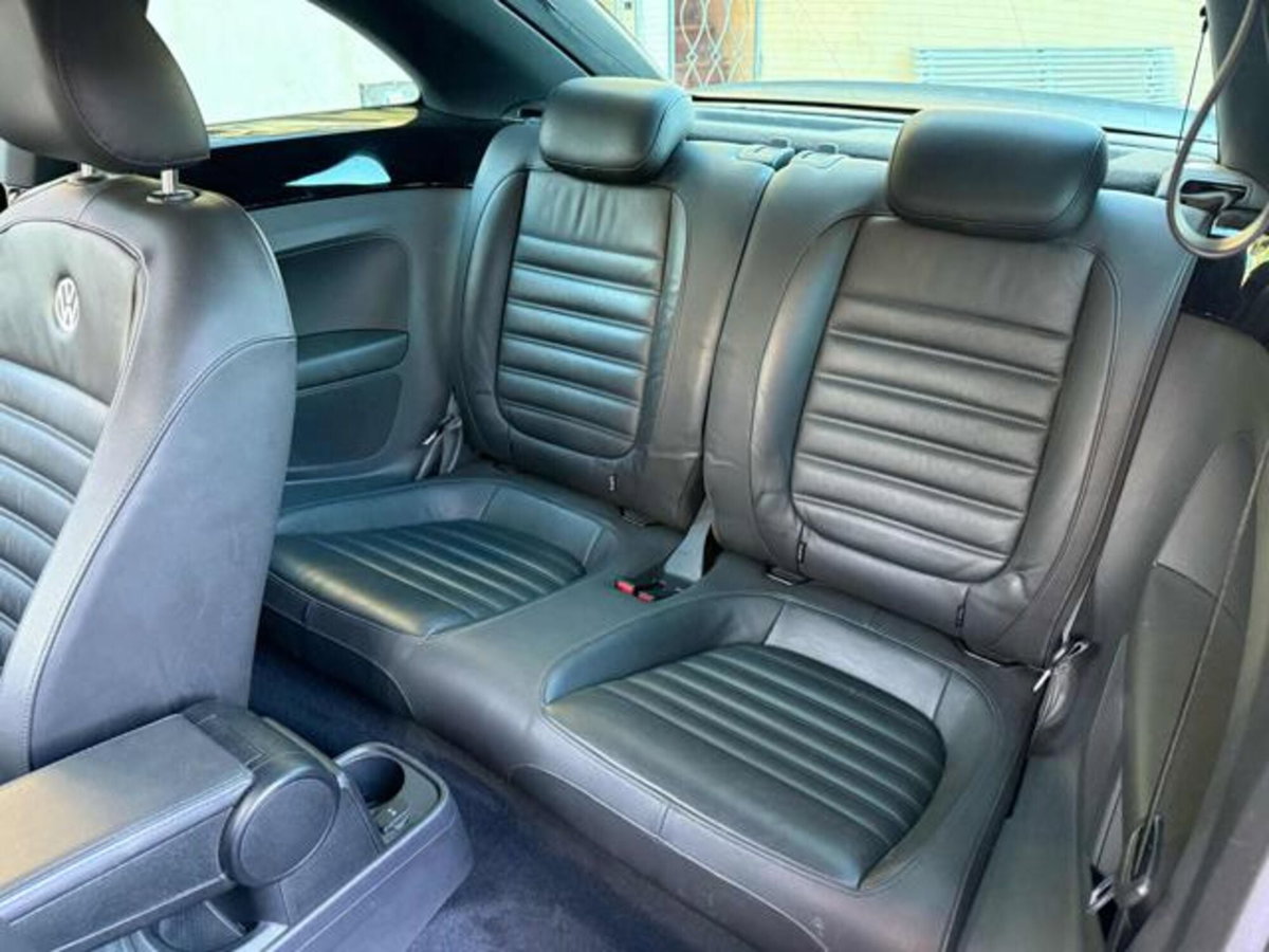 Volkswagen Maggiolino 2.0 TSI DSG Sport (11)