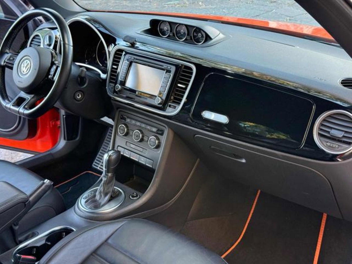 Volkswagen Maggiolino 2.0 TSI DSG Sport (13)