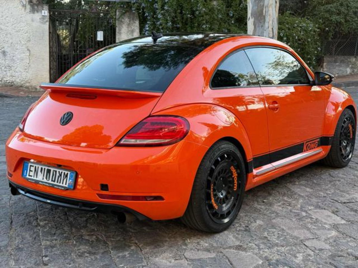 Volkswagen Maggiolino 2.0 TSI DSG Sport (5)