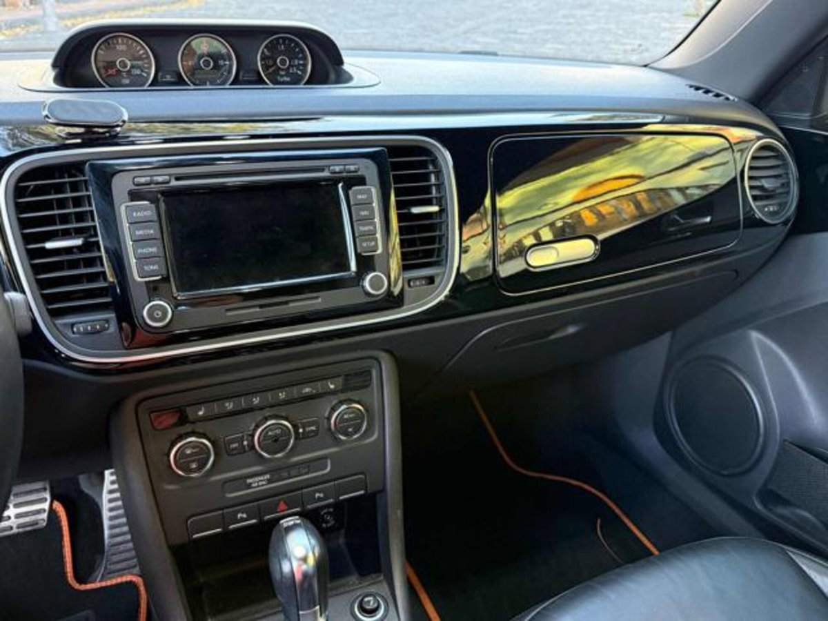 Volkswagen Maggiolino 2.0 TSI DSG Sport (8)