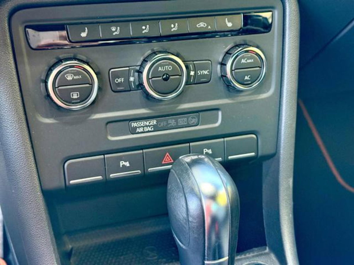 Volkswagen Maggiolino 2.0 TSI DSG Sport (9)