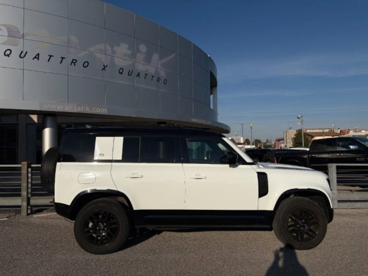 Land Rover Defender 110 3.0d i6 mhev X-Dynamic SE awd 200cv auto (2)