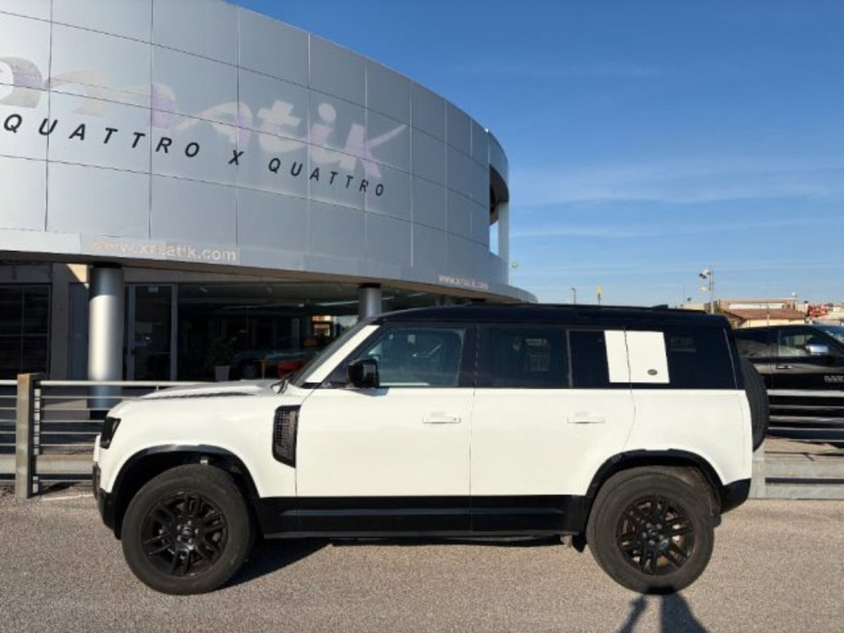Land Rover Defender 110 3.0d i6 mhev X-Dynamic SE awd 200cv auto (3)
